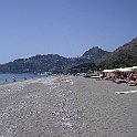 016 Het zicht op Taormina vanaf het strand